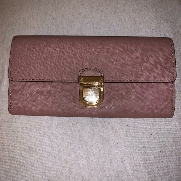 Michael Kors Wallet in Dusty Rose - Picture 3 of 7